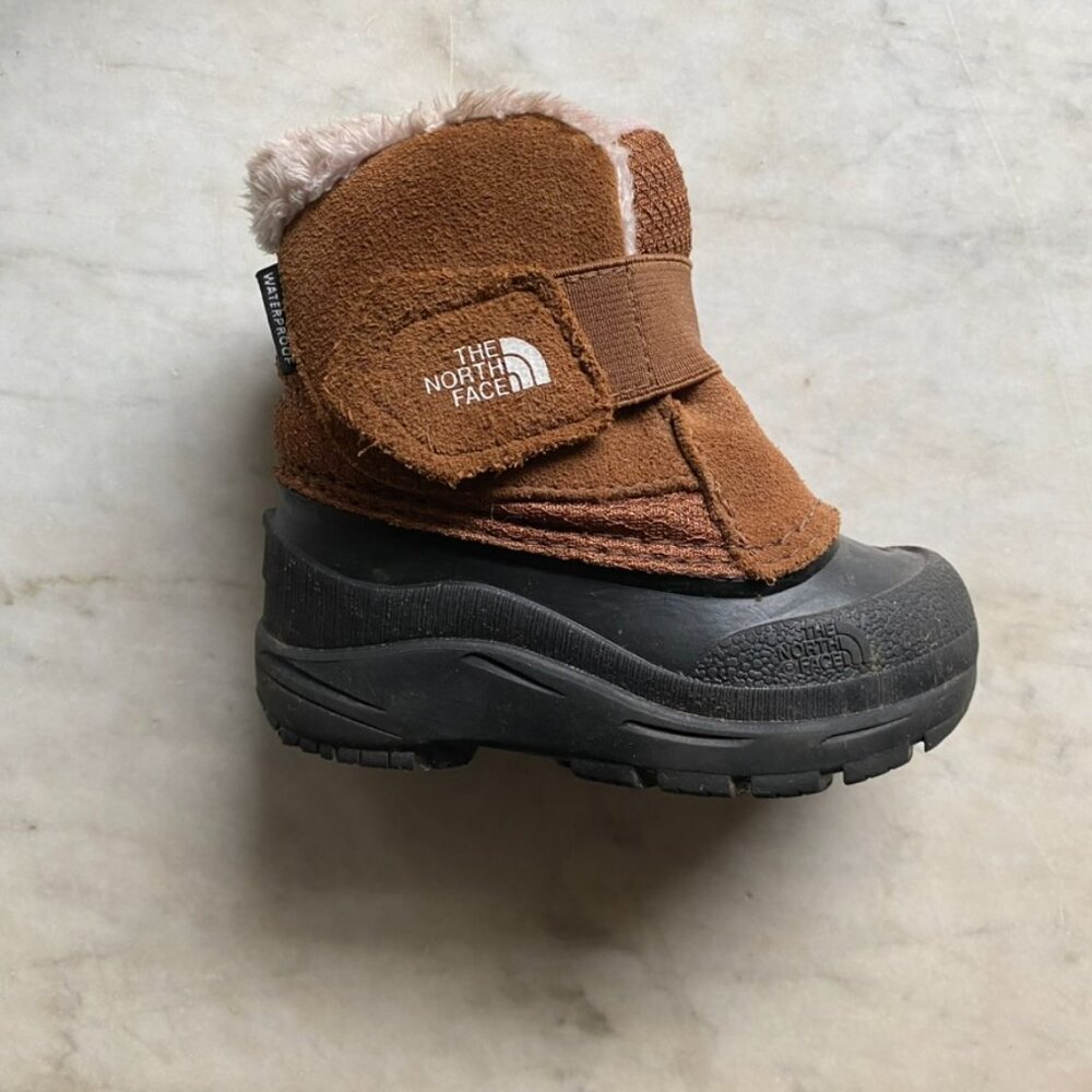 The North Face Alpenglow II Boots, Toddler Size 5, Comes with Box, EUC